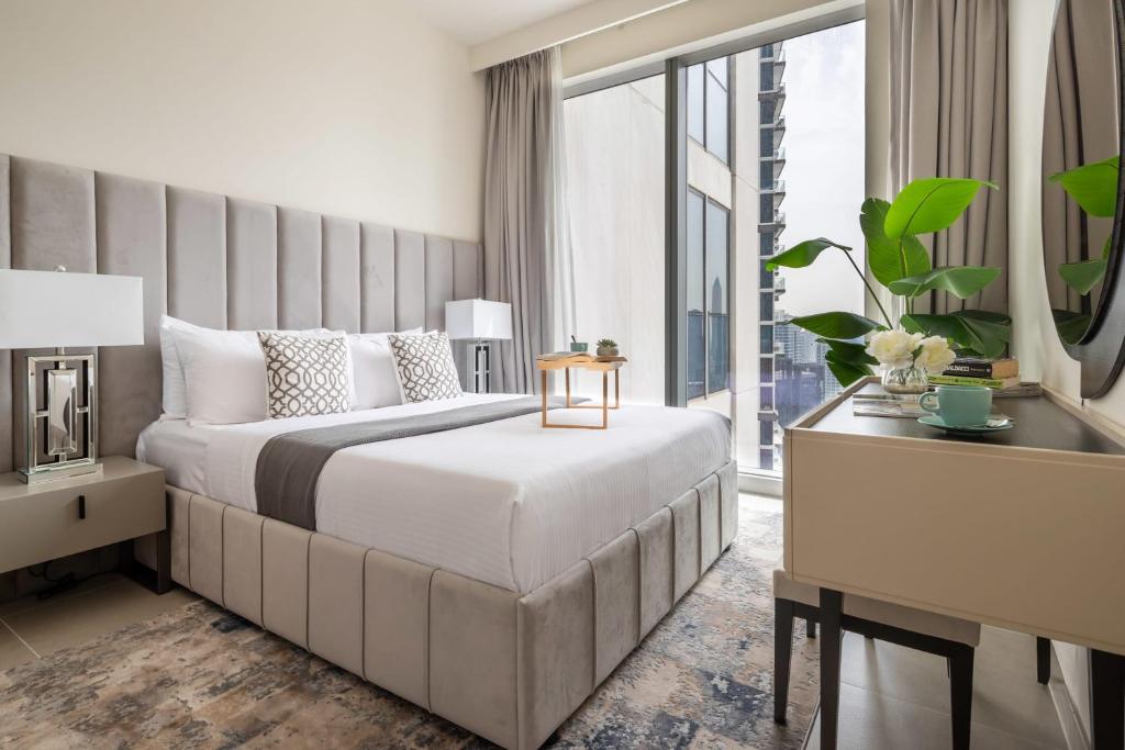 Frank Porter - Forte Tower 2