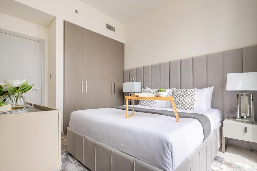 Frank Porter - Forte Tower 2