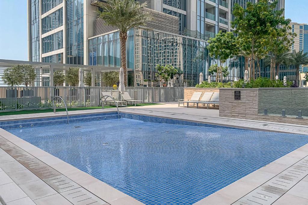 Frank Porter - Forte Tower 2