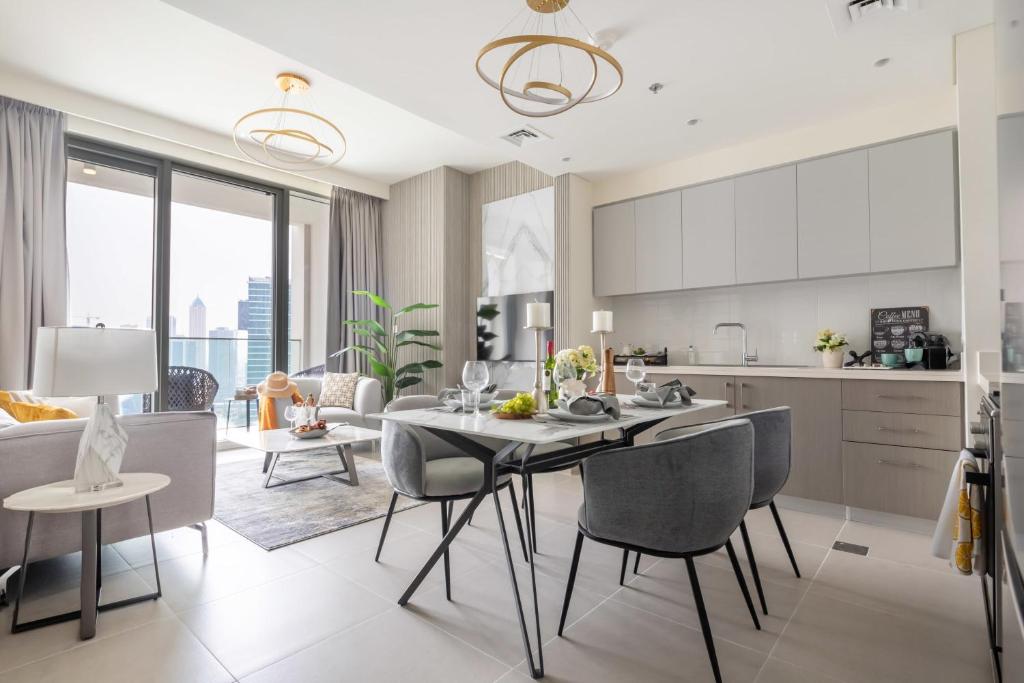 Frank Porter - Forte Tower 2