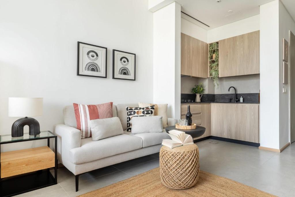 Frank Porter - Signature Livings