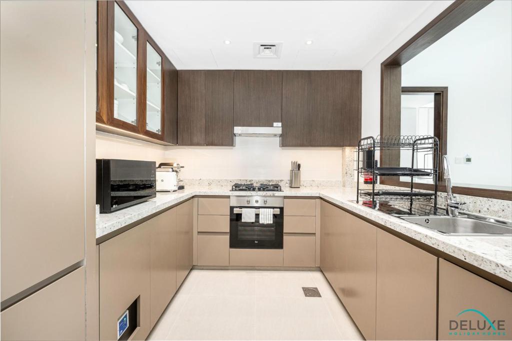 Cozy 1BR Apartment in BLVD Heights Tower 1, Downtown Dubai by Deluxe Holiday Homes