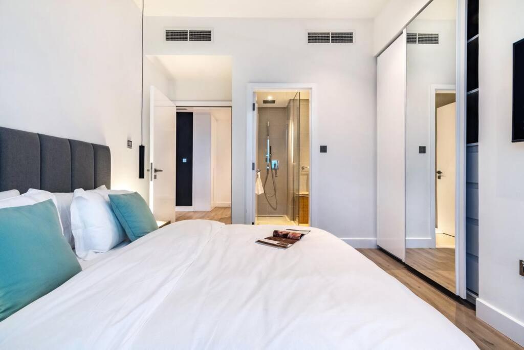 FIRST CLASS 3BR with Amazing Views of Marina