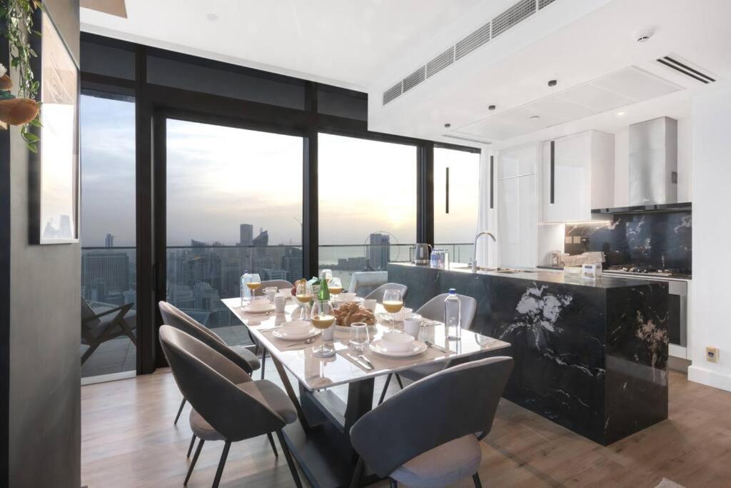 FIRST CLASS 3BR with Amazing Views of Marina