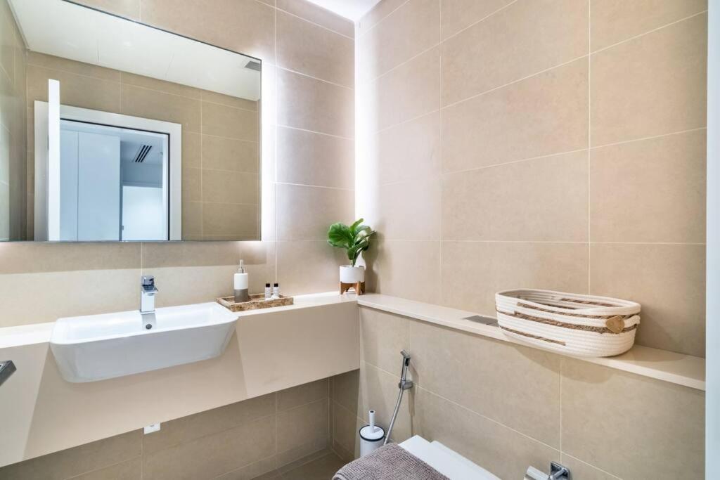 FIRST CLASS 3BR with Amazing Views of Marina