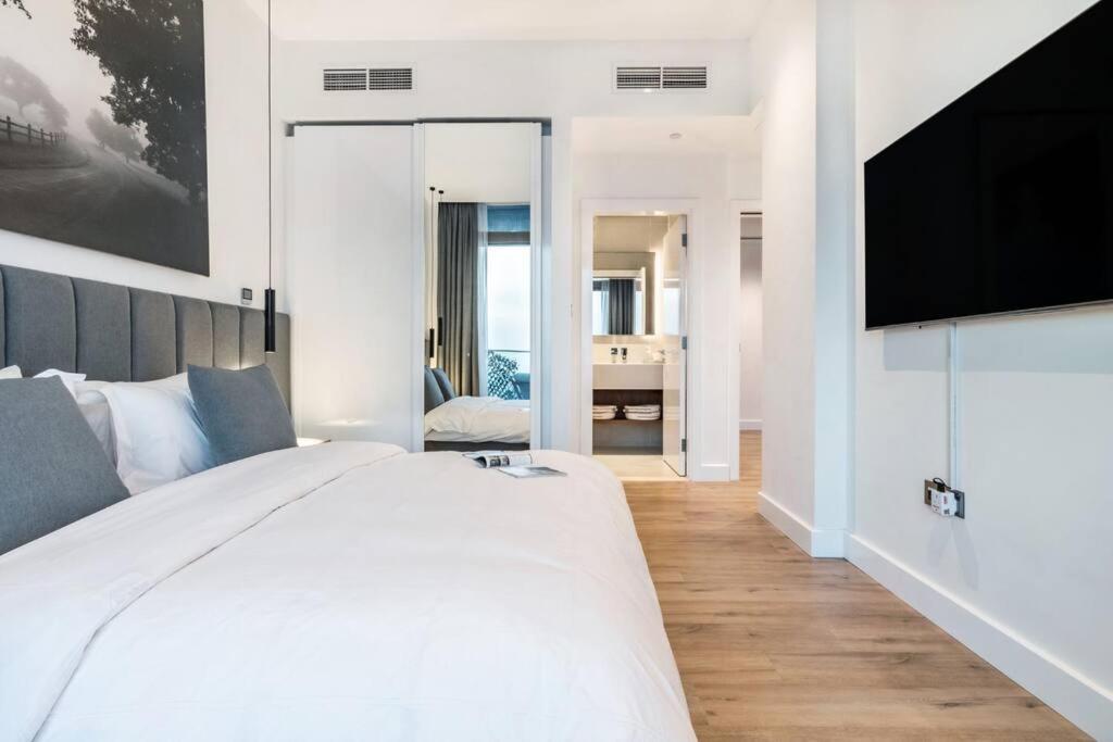 FIRST CLASS 3BR with Amazing Views of Marina