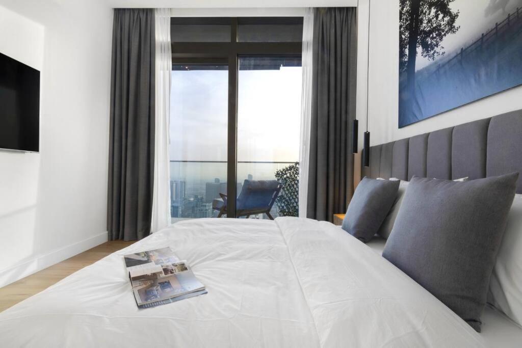 FIRST CLASS 3BR with Amazing Views of Marina