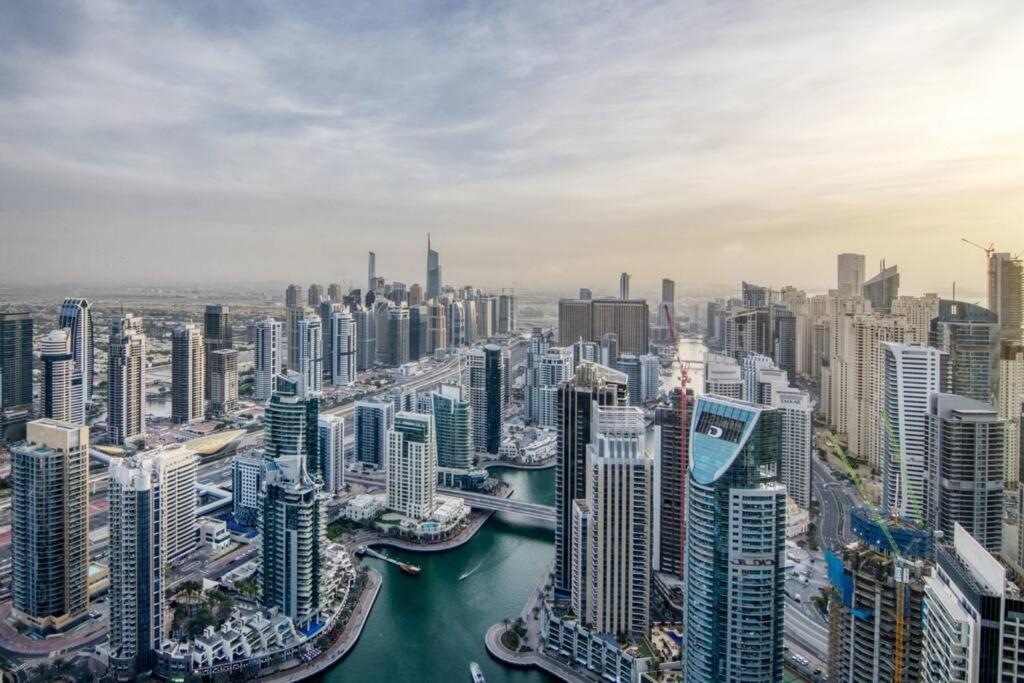 FIRST CLASS 3BR with Amazing Views of Marina