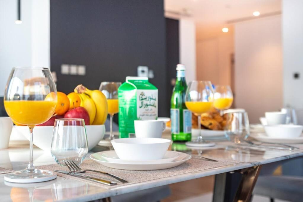 FIRST CLASS 3BR with Amazing Views of Marina