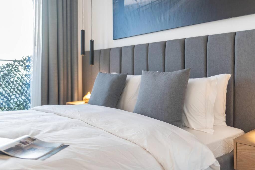 FIRST CLASS 3BR with Amazing Views of Marina