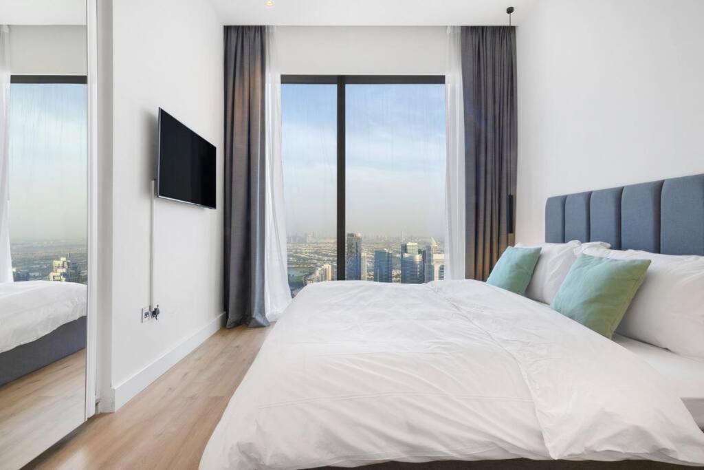 FIRST CLASS 3BR with Amazing Views of Marina