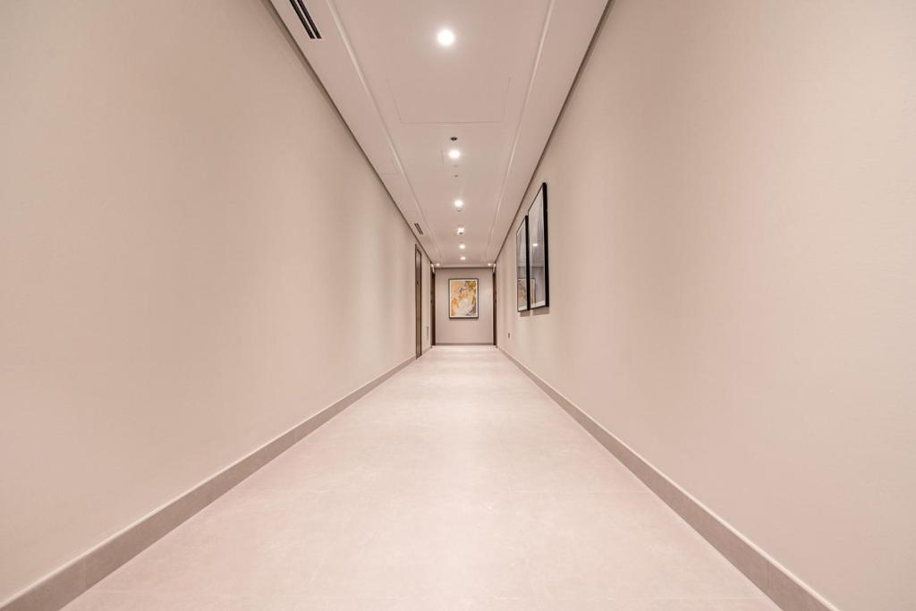 Luxury 1BR Apartment with Private Beach Access