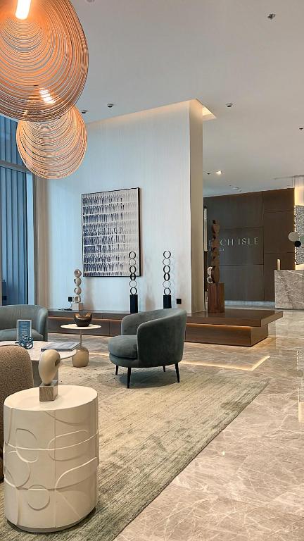 Luxury 1BR Apartment with Private Beach Access