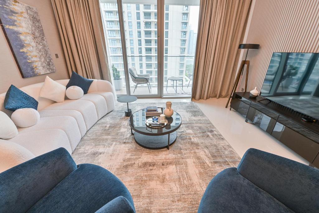 Luxury 1BR Apartment with Private Beach Access