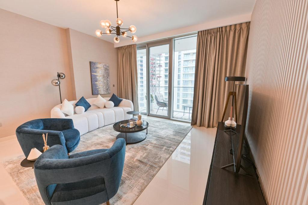 Luxury 1BR Apartment with Private Beach Access