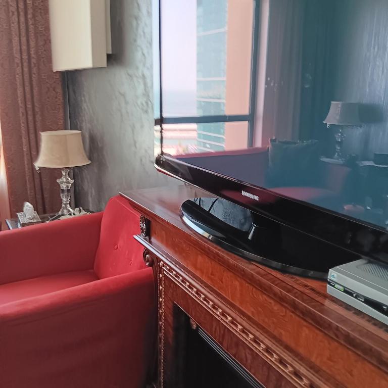 Remarkable 2-Bed Apartment in Dubai
