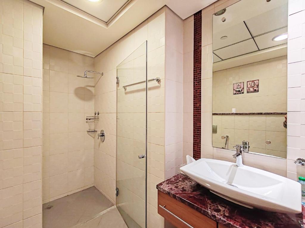 Marble upgraded Sea front 6 bedroom Penthouse on JBR beach