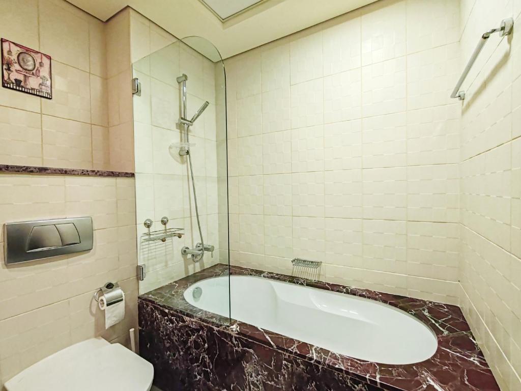 Marble upgraded Sea front 6 bedroom Penthouse on JBR beach