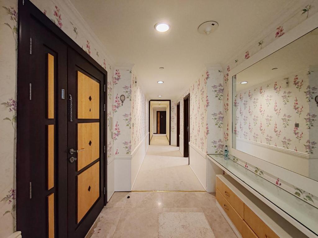 Marble upgraded Sea front 6 bedroom Penthouse on JBR beach