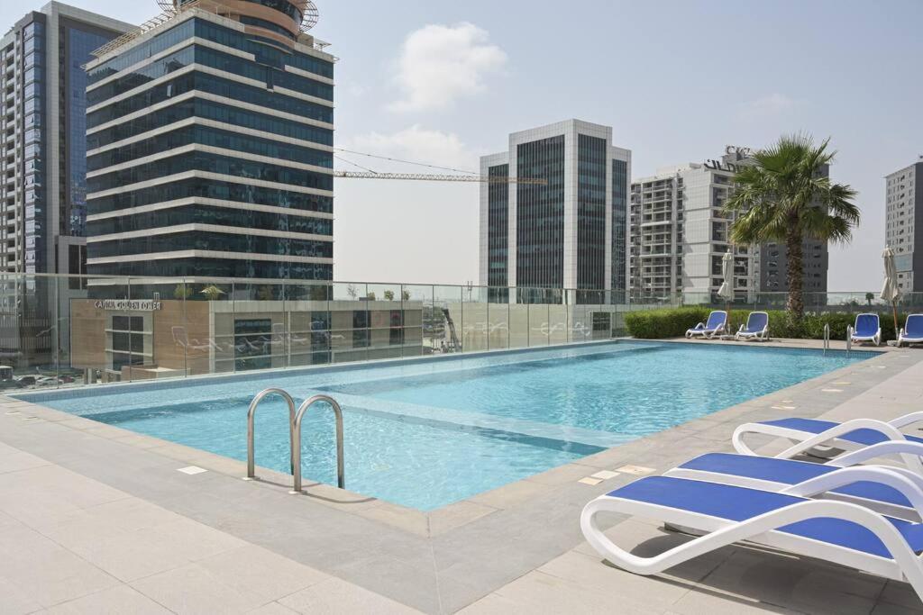 Luxury Living,BUSINESS BAY