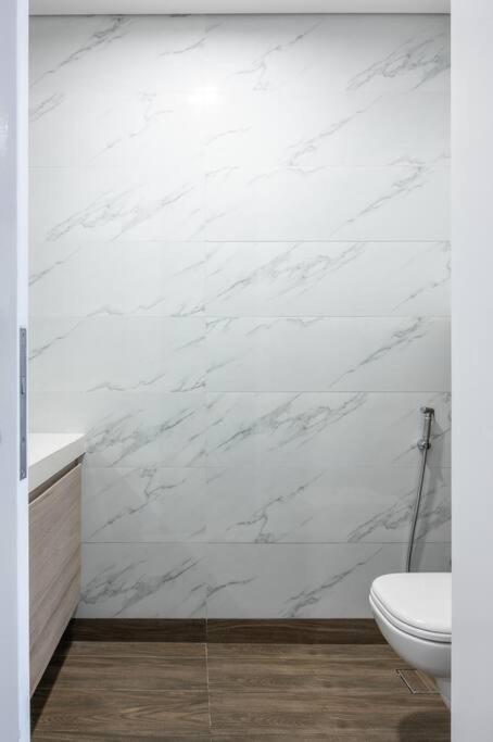 Luxury Living,BUSINESS BAY