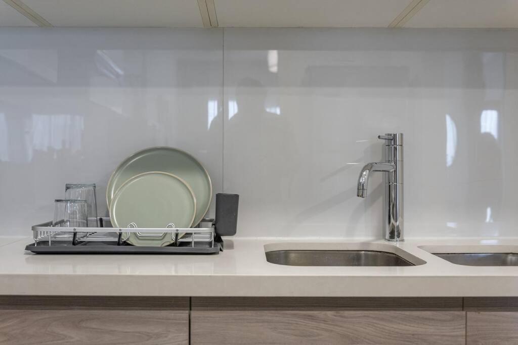 Luxury Living,BUSINESS BAY