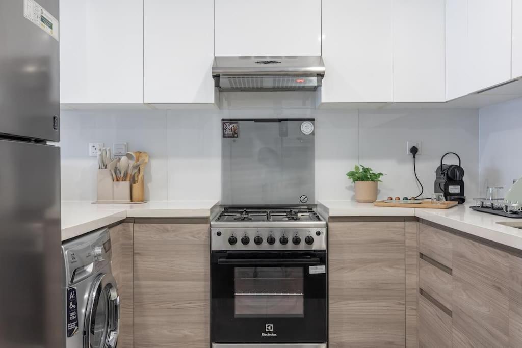 Luxury Living,BUSINESS BAY