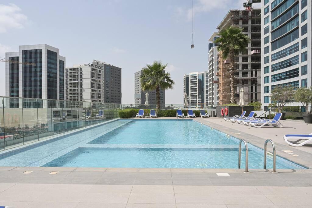 Luxury Living,BUSINESS BAY