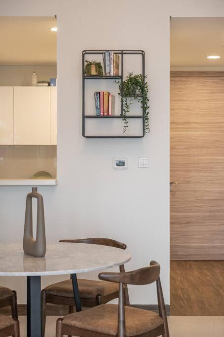 Luxury Living,BUSINESS BAY