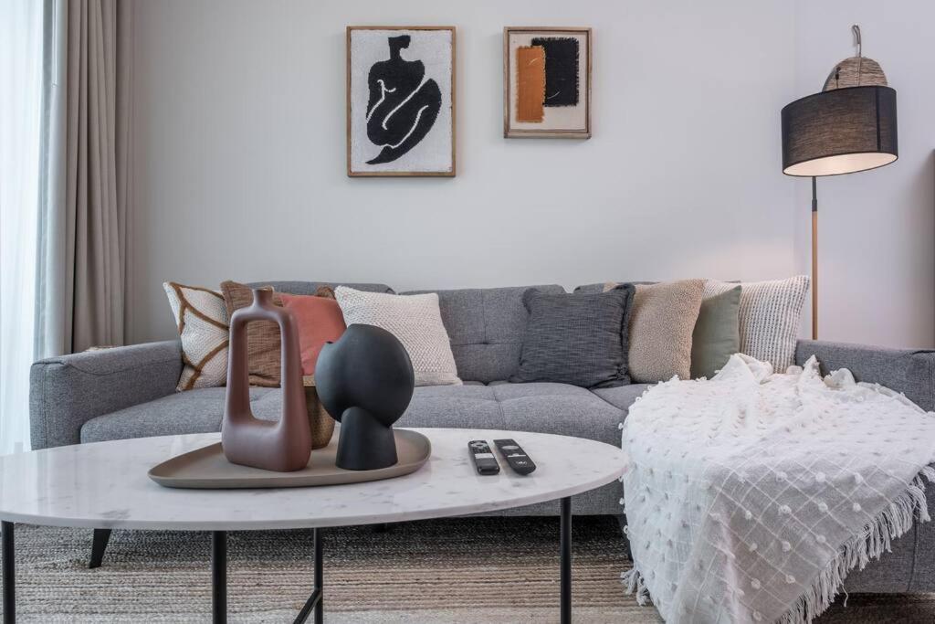 Luxury Living,BUSINESS BAY