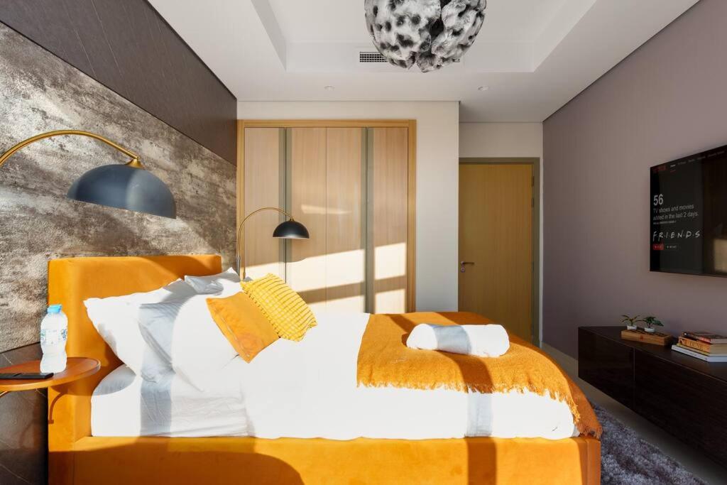 5 Star Living Infinity Pool with Burj Khalifa view