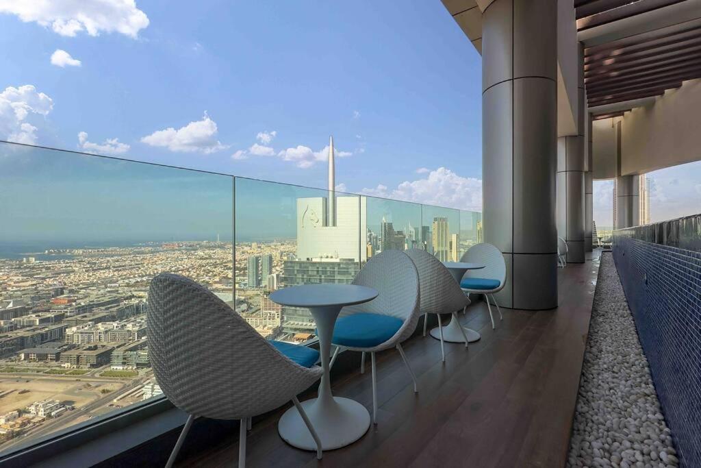 5 Star Living Infinity Pool with Burj Khalifa view