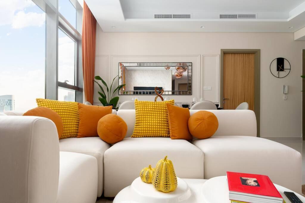 5 Star Living Infinity Pool with Burj Khalifa view