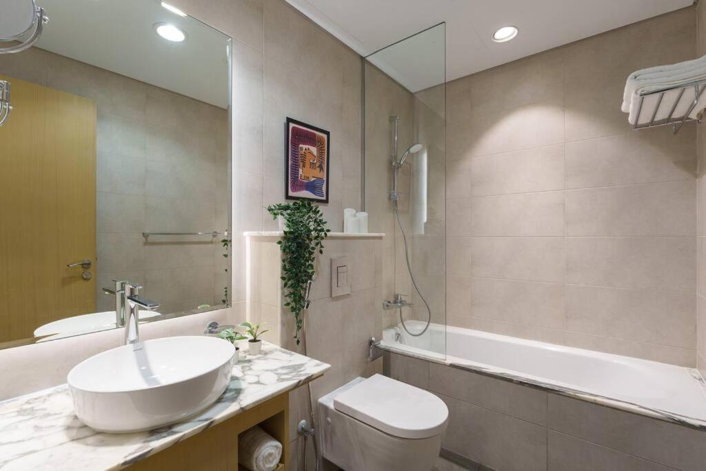 5 Star Living Infinity Pool with Burj Khalifa view