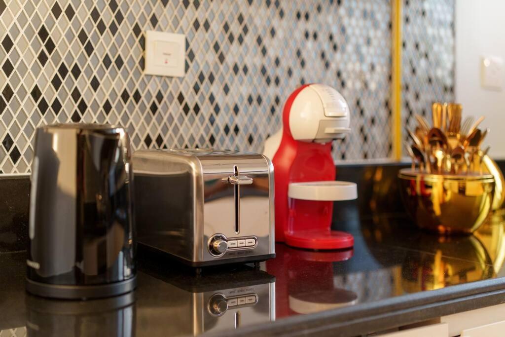 5 Star Living Infinity Pool with Burj Khalifa view