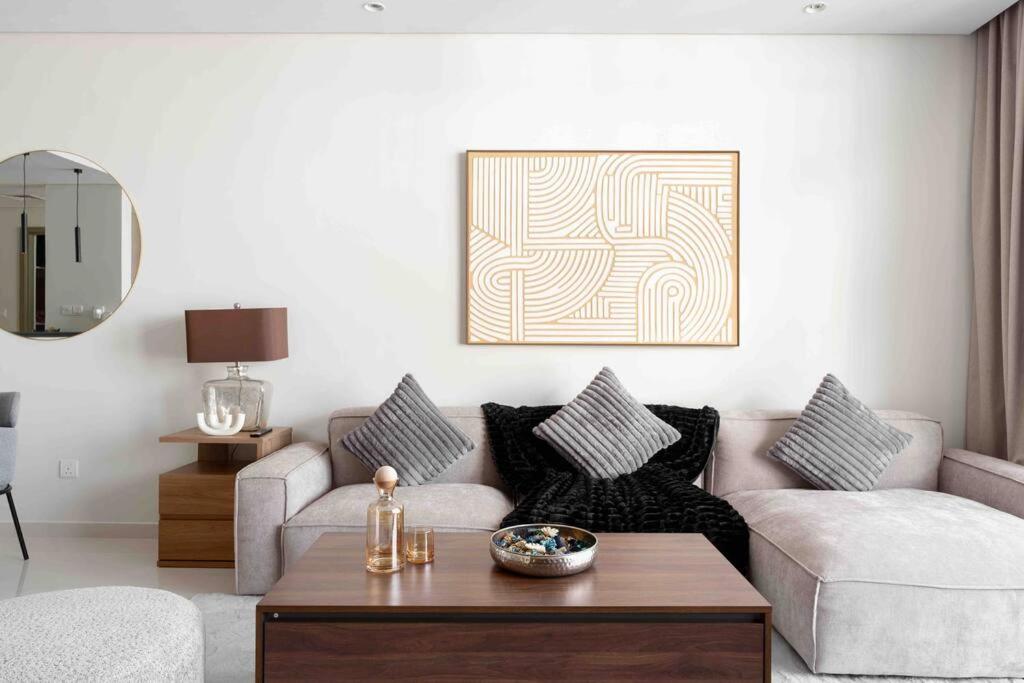 5 Stars Living Infinity Pool Burj Khalifa view