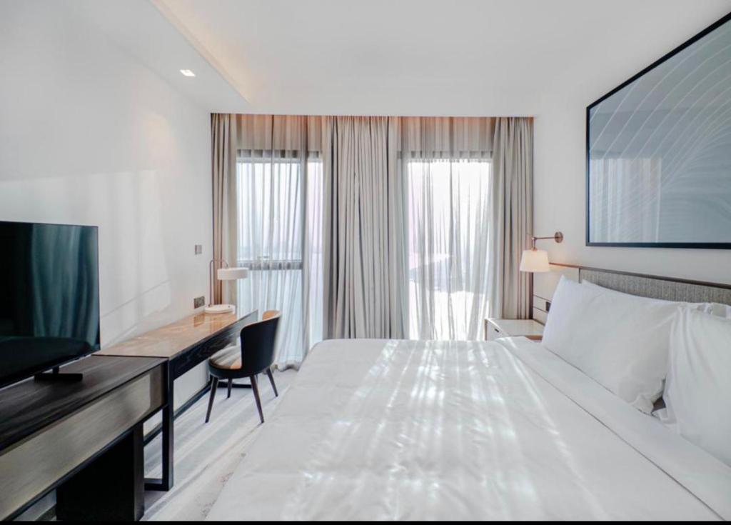 LUXURIOUS ONE BEDROOM APARTMENTS IS DISTRICT 1