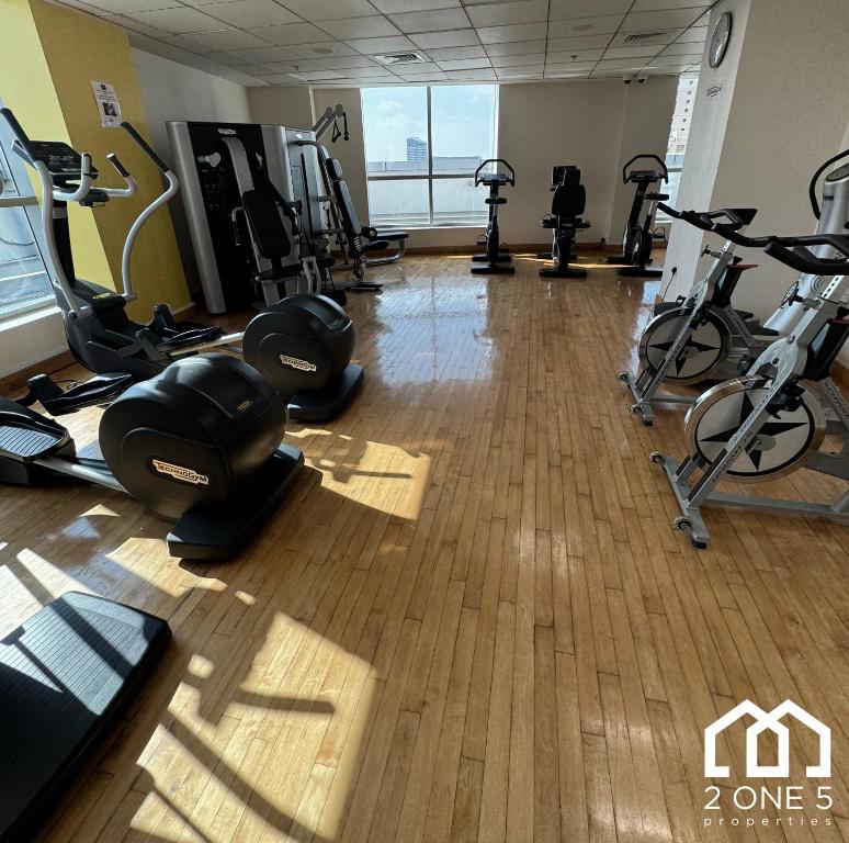 Stylish 2 Bedroom apartment with Dubai Marina View