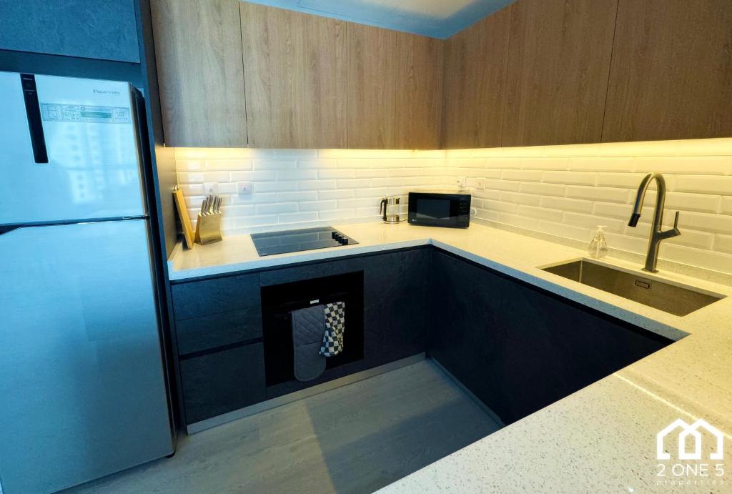 Stylish 2 Bedroom apartment with Dubai Marina View