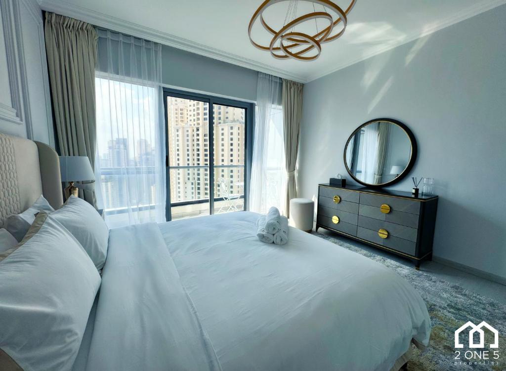 Stylish 2 Bedroom apartment with Dubai Marina View