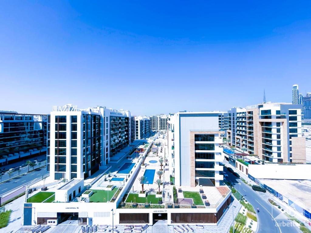 Amazing stay at the Riviera with Balcony - Dubai