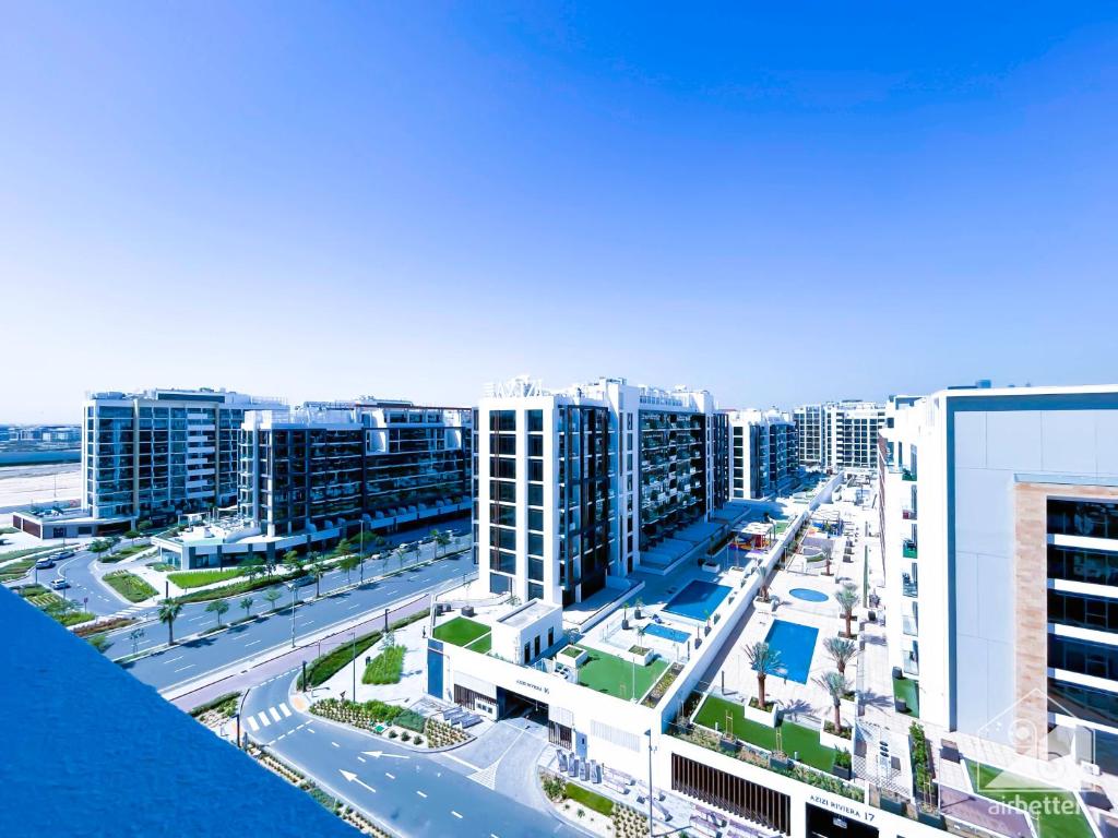 Amazing stay at the Riviera with Balcony - Dubai