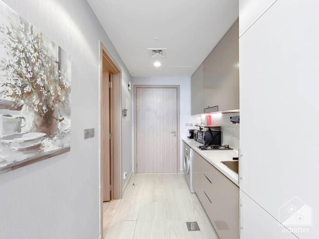 Amazing stay at the Riviera with Balcony - Dubai