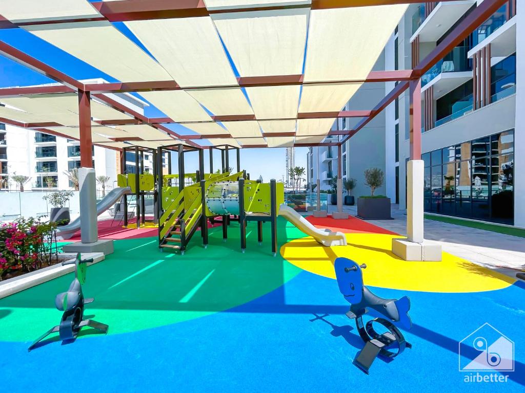 Amazing stay at the Riviera with Balcony - Dubai