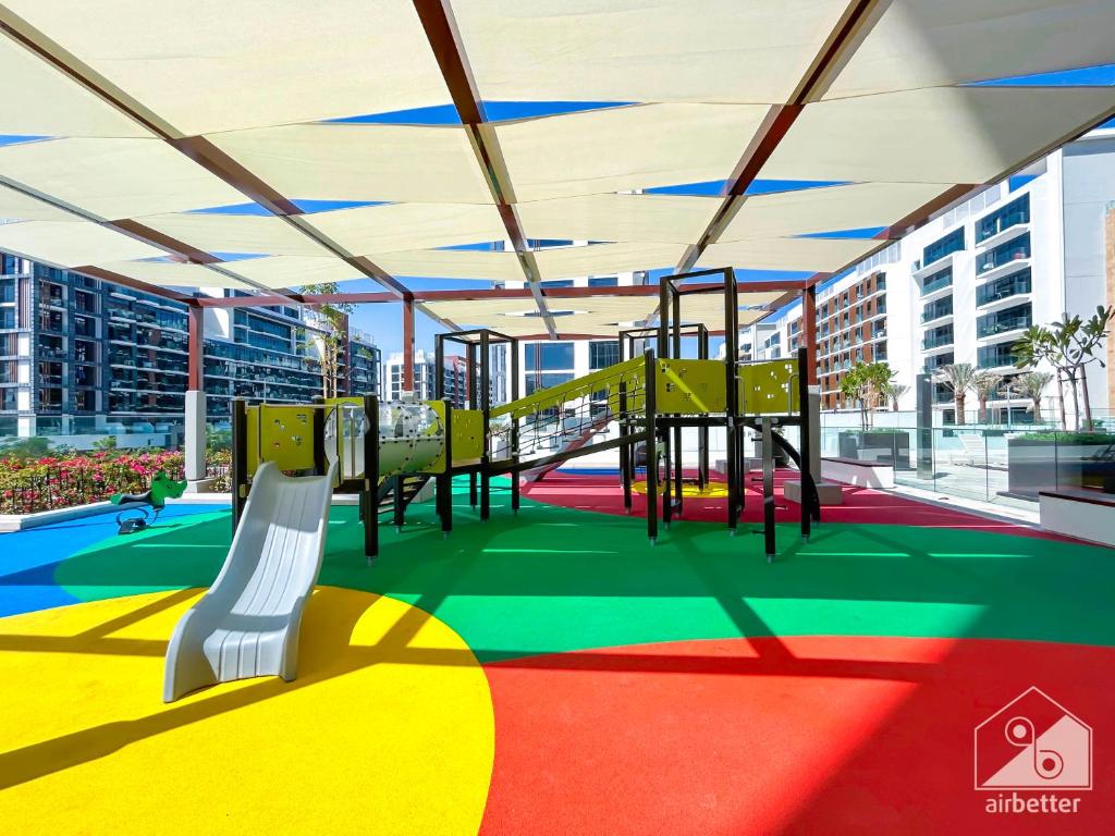 Amazing stay at the Riviera with Balcony - Dubai