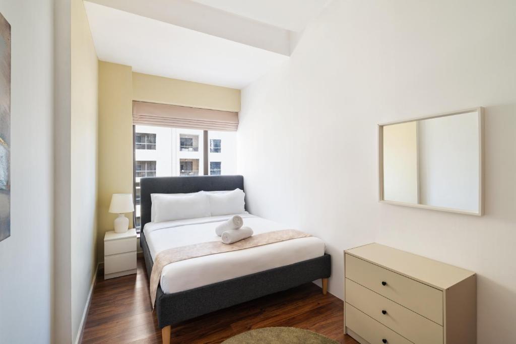 Sunkissed Holiday Homes spacious 5 plus 1 BR on JBR beach near Metro & Mall