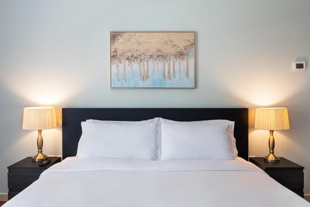 Sunkissed Holiday Homes spacious 5 plus 1 BR on JBR beach near Metro & Mall