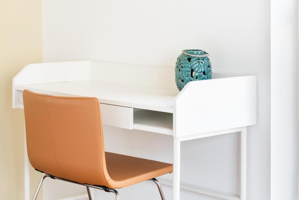 Sunkissed Holiday Homes spacious 5 plus 1 BR on JBR beach near Metro & Mall