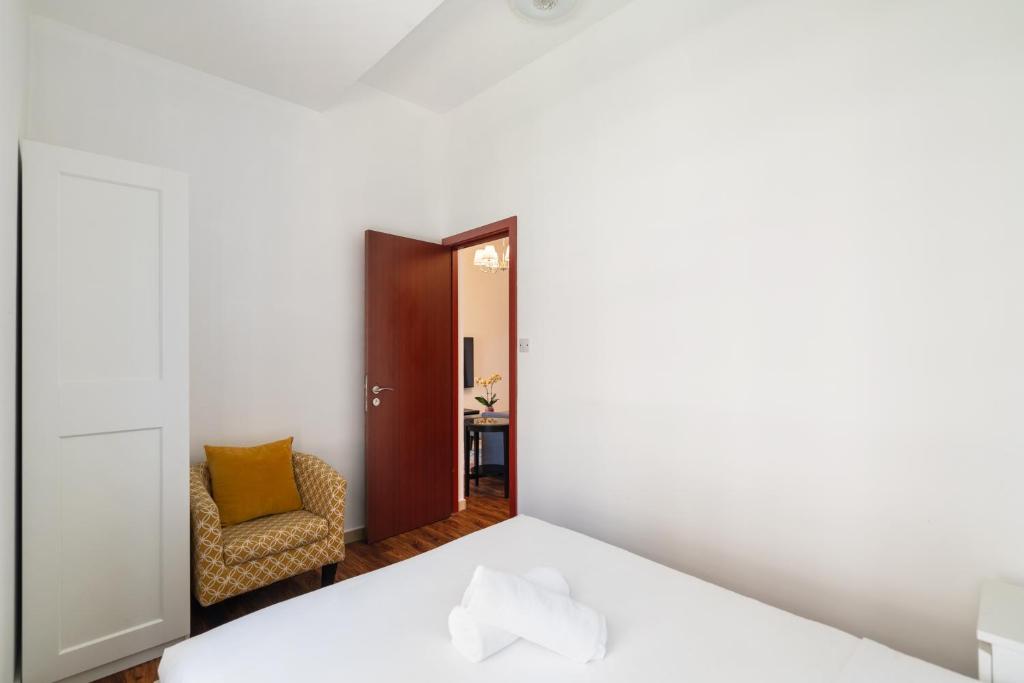 Sunkissed Holiday Homes spacious 5 plus 1 BR on JBR beach near Metro & Mall