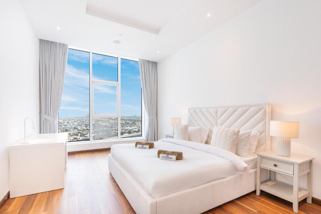 Exclusive Home on Palm West with Private Beach